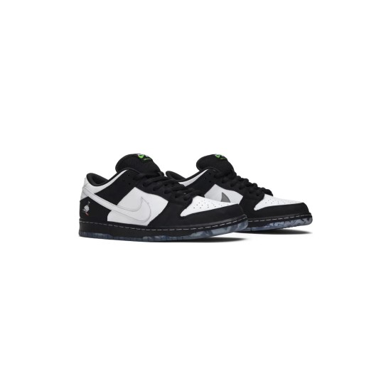Jeff Staples x Dunk Low Panda Pigeon Jeff Staples x Dunk Low Panda Pigeon