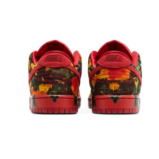 The Wizard of Oz x Nike Dunk Low SB Poppy Field The Wizard of Oz x Nike Dunk Low SB Poppy Field