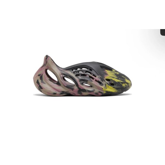Yeezy Foam Runner MX Carbon Yeezy Foam Runner MX Carbon