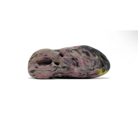 Yeezy Foam Runner MX Carbon Yeezy Foam Runner MX Carbon